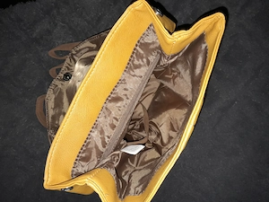  Neuer ockerfarbener Rucksack aus Glattlederart mit hellbraunen Details in Wildlederart  Bild 5