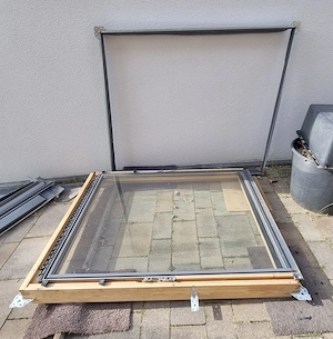 Velux GGL manuelles Schwingfenster aus Holz - UK10 (134 x 160 cm)