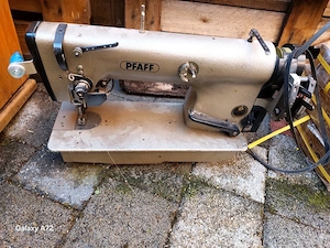 PFAFF Industrienähmaschine zu verkaufen