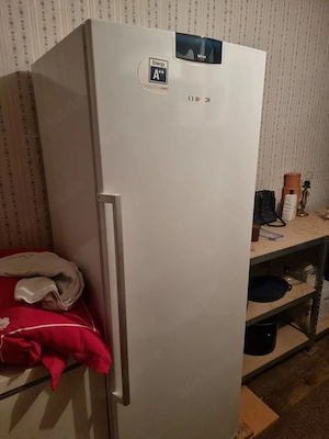Grosser Gefrierschrank 