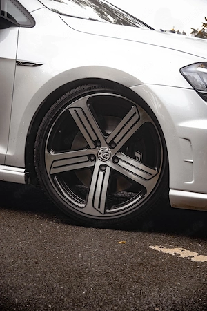 VW 19  Alufelgen auf Allwetterreifen Bridgestone