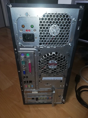 PC mit Monitor, Tastatur Mouse, 