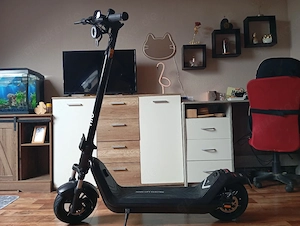 niu KQI300p e-scooter