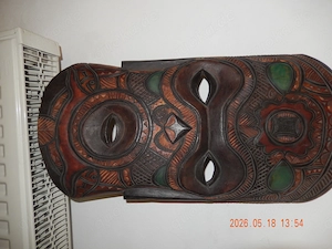 Handgeschnitzte Holzmaske aus Südafrika