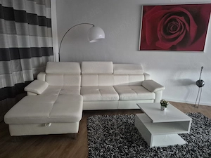 Kunstledersofa mit praktischer Bettfunktion