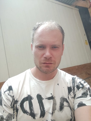 Ich suche eine Frau ab 18 Jahren 