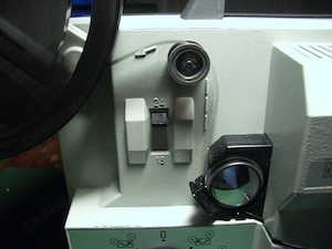 Eumig Mark S 712 Super 8 Tonfilmprojektor   läuft Bild 4