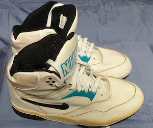 Nike Sneaker: 900911DA, GR. 43. original 90er! (FP.= 180 .)    REDUZIERT AUF 160 .  Vintage.Sammler.