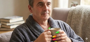 Grandpa möchte junger Dame dienen. Raum DN - BN 