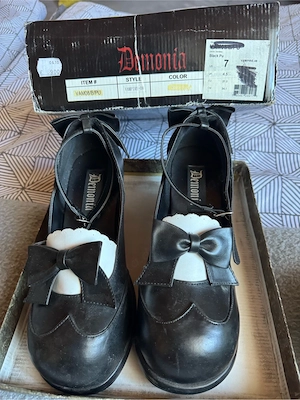 Schuhe von Demonia