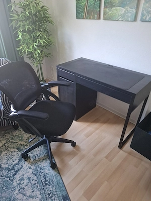 Schreibtisch Bürostuhl