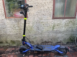 IO HAWK Legend E-Roller 