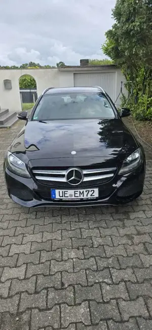 Mercedes-Benz E 220 T BlueTEC 9G-TRONIC
