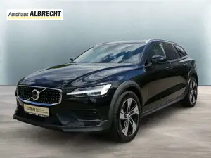 Volvo V60 B4 Cross Country Plus  Mild-Hybrid AWD