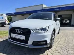 Audi A1 Sportback DESIGN-EXCLUSIVE XENON NAVI DAB BLUE PDC