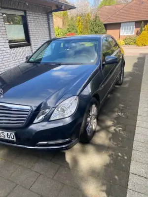 Mercedes-Benz E 220 E 220 CDI DPF BlueEFFICIENCY 7G-TRONIC