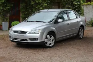 Ford Focus Lim. Style*TÜV 09/2026*