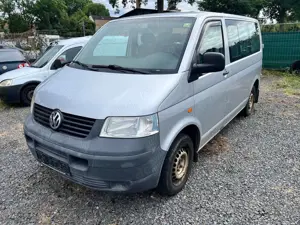 Volkswagen T5 Transporter 9 Sitzer