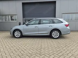 Skoda Octavia Combi 1.5 TSI 150PS m-HEV DSG Selection AHK Klimaa