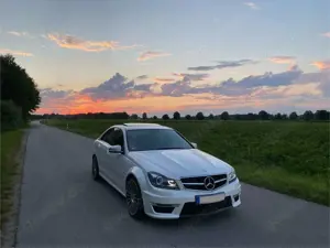 Mercedes-Benz C 63 AMG SAMMLERZUSTAND - MB Service - 2. Halterfam.