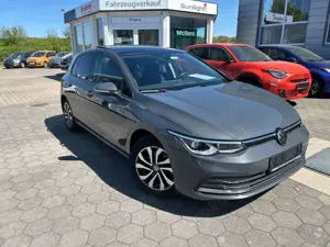 Volkswagen Golf VIII Lim. Active, AHK, Schiebedach, Navi