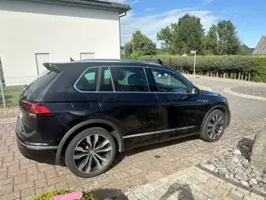 Volkswagen Tiguan Highline -2xR-Line-  4Motion AHK/STH/Cam360/20“