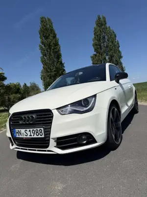 Audi A1 1.6 TDI Attraction Klima/Navi/PDC/SHZ/LED/Rotor