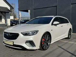 Opel Insignia Sports Tourer GSi 4x4 Automatik+Standhzg+BOSE+HUD+