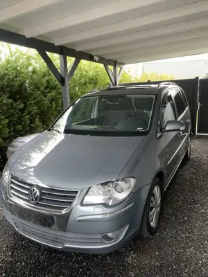 Volkswagen Touran 2.0 TDI DPF DSG Highline