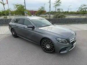 Mercedes-Benz E 200 E 200 4Matic T 9G-TRONIC AMG Line
