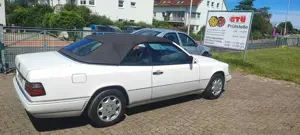Mercedes-Benz E 220 E 220, 1Hand,Leder,H Gutachten NEU Historie mit TÜV Nachweisen ,Aus Familien Bes
