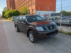 Nissan Navara Double Cab XE 4X4