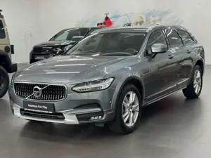 Volvo V90 Cross Country Pro AWD PANO/BW/AHK/U-FREI!