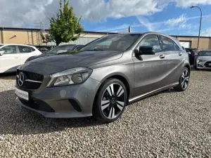 Mercedes-Benz A 200 Urban Night Paket +NAVI+PTS+GRA+