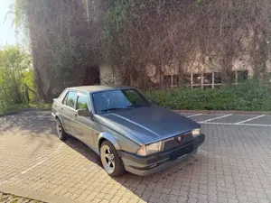 Alfa Romeo 75 2.0 Twinspark, wenig km.!