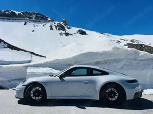 Porsche 992 992.2 GTS T- Hybrid 1.Hand PRIVAT