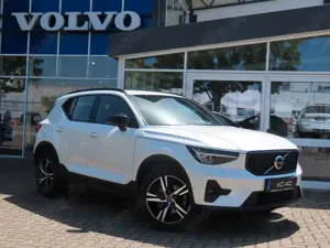 Volvo XC40 B4 Plus Dark (Winter-Paket; Soundsystem)