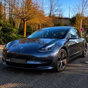 Tesla Model 3 Standard Reichweite Plus Hinterradantrieb