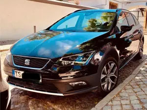 SEAT Leon Leon X-Perience 5F ST 2.0 TDI Kombi Schwarz 4WD AHK PANORAMA SCHIEBEDACH