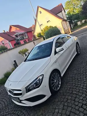 Mercedes-Benz CLA 200 CLA 200 d 7G-DCT UrbanStyle Edition