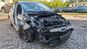 Toyota Yaris Hybrid Business1,5 Automatik Motor läuft
