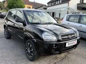 Hyundai TUCSON 2.0 GLS 2WD - TÜV NEU