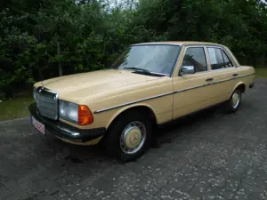 Mercedes-Benz 200 Becker Radio/Schiebedach.neuwertiger Zustand