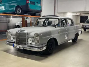 Mercedes-Benz 220 SEb Rally FIA PASS