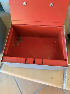 Geldkassette aus Metall