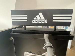 Cooles Einzelstück- offener Garderobenschrank