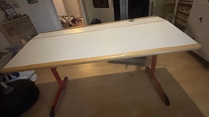 Massiver Schreibtisch - höhenverstellbar 