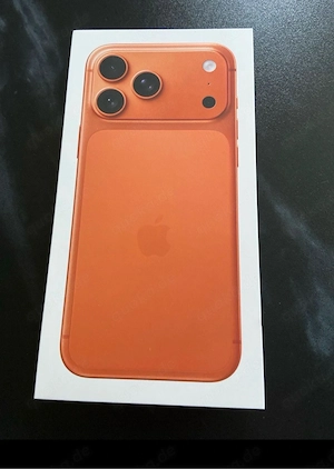 apple i Phone 17 pro max cosmic orange