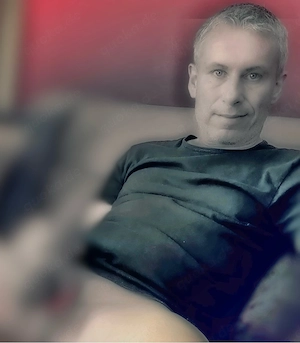 suche junge DAME ü18 für diskrete TREFFEN