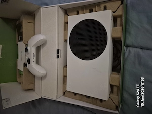 Xbox Series S mit Controller